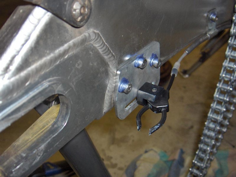 The nozzle is mounted on a custom bracket, but nowadays the kit comes with a bracket that is easy to fit DeliveryAssembly.jpg