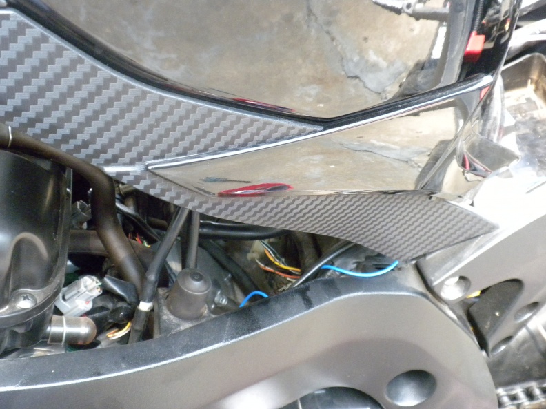 In this area the supplied blue wire is used to tap into the speedo signal wire
Of course you can use our GPS module instead, which is a lot easier to install. speedotap.JPG