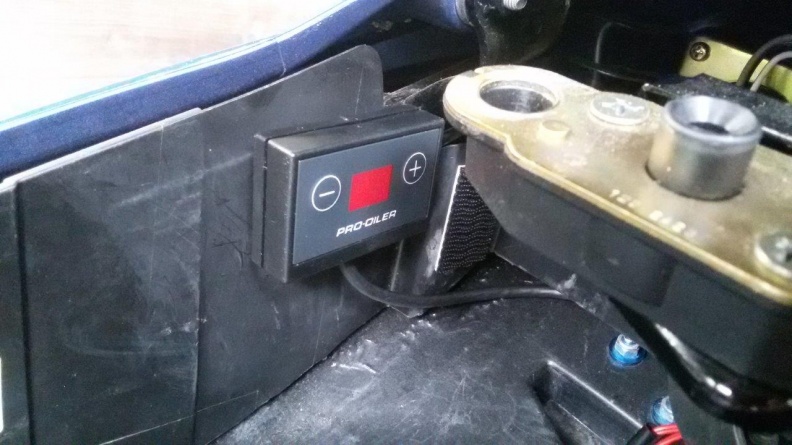This user installed the controller under the seat. This is not recommended because valuable diagnostic info will be missed.
Also, if you want to adjust for rain, you'll have to stop, then again, you'll have to stop to put on your rain gear. controller.jpg