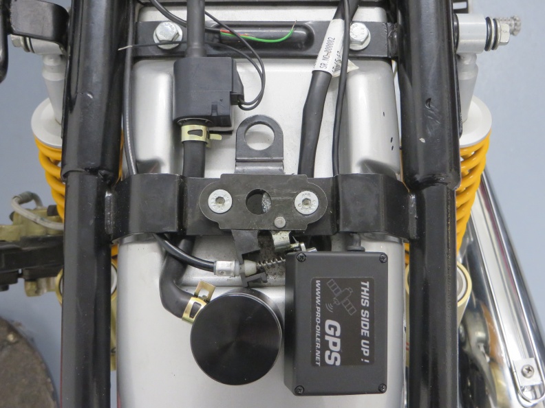 top view from the hump area, GPS module, container and pump GPS_pump.jpg