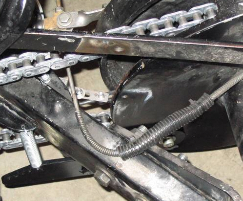 Nozzle
The beefed up automatic chain adjuster is created by technician Steven Miller nozzle2.jpg